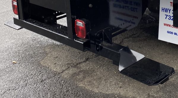 Tire Pad Kit For Moffett<sup><font size="1">®</font></sup> Style Forklift - Image 2